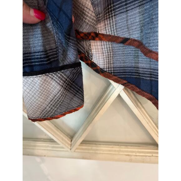 BDG Urban Outfitters size small oversized cropped flannel shirt button down - Picture 2 of 3